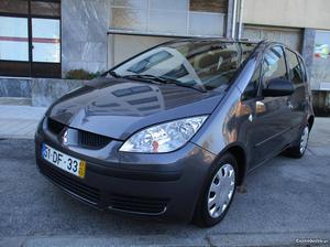 Mitsubishi Colt 1.1 a/c 91milkms Março/07 - à venda -