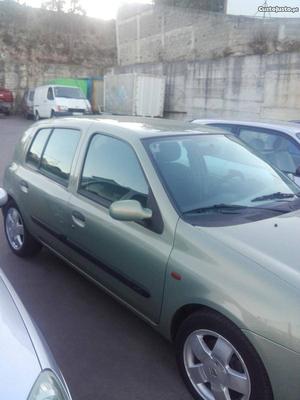 Renault Clio 1.5 dci Março/02 - à venda - Ligeiros