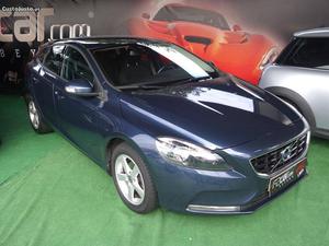 Volvo V40 D2 KINETIC Março/12 - à venda - Ligeiros