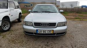 Audi A4 1.9 Tdi Avant Dezembro/00 - à venda - Ligeiros