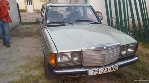 Mercedes-Benz 300 W123 Carrinha Janeiro/83 - à venda -