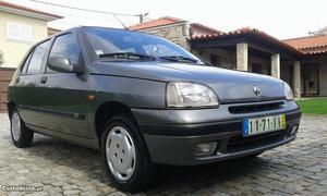 Renault Clio IMPECÁVEL ECONÓMICO Abril/97 - à venda -