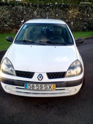 Renault Clio  Janeiro/02 - à venda - Ligeiros