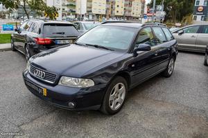 Audi A4 Avant 1.9TDi Attract Junho/01 - à venda - Ligeiros