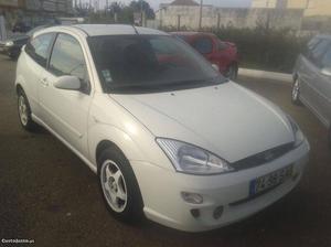 Ford Focus 1.8 tddi,só EUR Julho/01 - à venda -