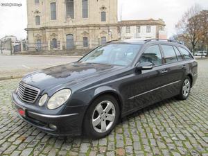 Mercedes-Benz E 220 CDI AVANTGARDE Junho/04 - à venda -