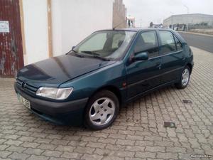 Peugeot 306 xr Dezembro/95 - à venda - Ligeiros