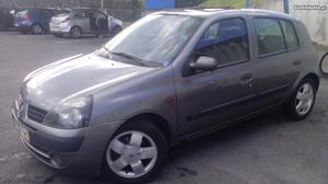 Renault Clio 1.5 dci 5portas Abril/02 - à venda - Ligeiros