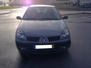 Renault Clio  Outubro/02 - à venda - Ligeiros