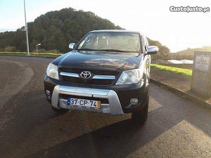 Toyota Hilux 4X4 2.5 D4D Dezembro/06 - à venda - Pick-up/