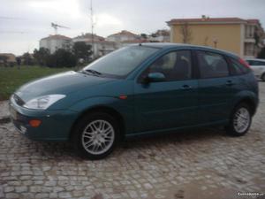 Ford Focus 1.4 Fevereiro/99 - à venda - Ligeiros