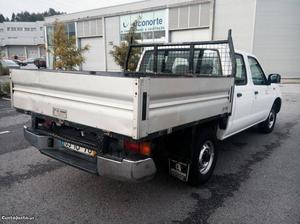 Nissan NP300 Dezembro/09 - à venda - Pick-up/