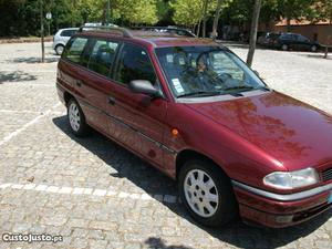 Opel Astra 1.4i 16V caravan Fevereiro/97 - à venda -