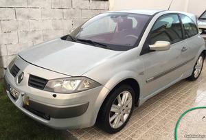 Renault Mégane 1.9 DCi Dezembro/03 - à venda - Ligeiros