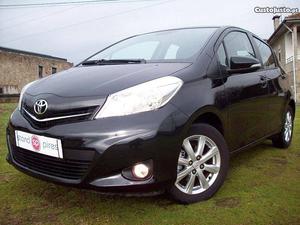 Toyota Yaris 1.0 VVTI + AC Junho/14 - à venda - Ligeiros