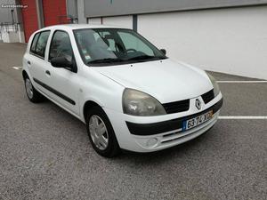 Renault Clio cv Junho/04 - à venda - Ligeiros