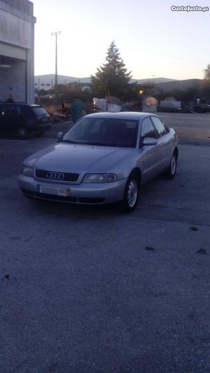 Audi A4 1.6 Gpl Dezembro/98 - à venda - Ligeiros