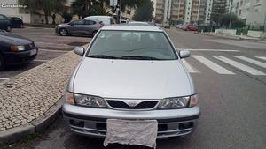 Nissan Primera v Janeiro/00 - à venda - Ligeiros