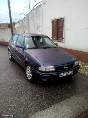 Opel Astra  válvulas Abril/97 - à venda - Ligeiros