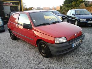 Renault Clio 1.9D PARA DESOCUPAR Fevereiro/94 - à venda -