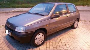 Renault Clio 1.9d 2 lugares Junho/96 - à venda - Comerciais