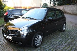 Renault Clio 70 Mês sem entrada Fevereiro/04 - à venda -