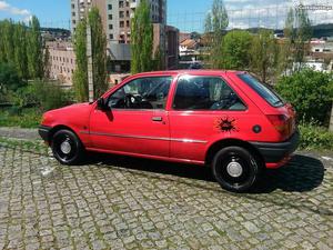 Ford Fiesta Abril/90 - à venda - Ligeiros Passageiros,