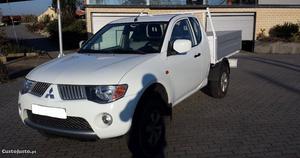 Mitsubishi L DID 4x4 4lug Setembro/09 - à venda -