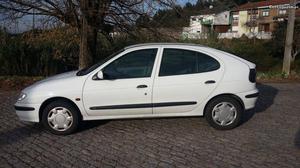 Renault Mégane 5 lugares diesel Junho/98 - à venda -