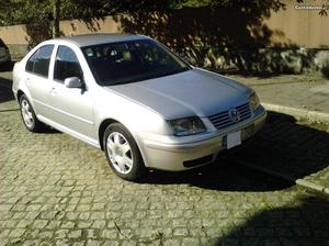 VW Bora 1.9Tdi110cv nacional Maio/02 - à venda - Ligeiros