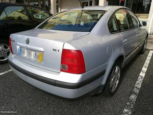 VW Passat 1.8 TURBO 150 cv Junho/97 - à venda - Ligeiros