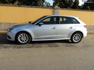 Audi A3 1.6 TDI Ultra 110 CV Abril/14 - à venda - Ligeiros