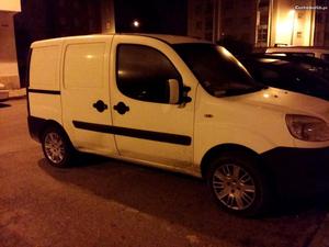 Fiat Doblo 1.3 jtd Março/06 - à venda - Ligeiros