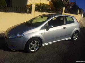 Fiat Grande Punto 1.3 Multijet Janeiro/07 - à venda -