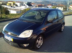 Ford Fiesta sport Van  Fevereiro/04 - à venda -