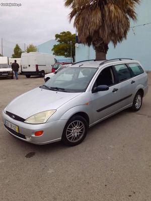 Ford Focus station 1.4 Outubro/00 - à venda - Ligeiros