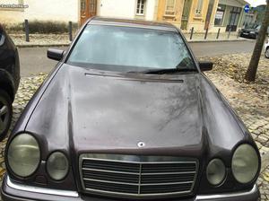 Mercedes-Benz E 220 E 220 Maio/96 - à venda - Ligeiros