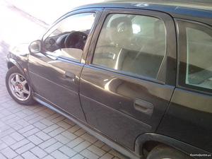 Opel Corsa 5 portas Dezembro/95 - à venda - Ligeiros