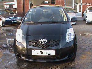 Toyota Yaris 1.0 ac Julho/06 - à venda - Ligeiros