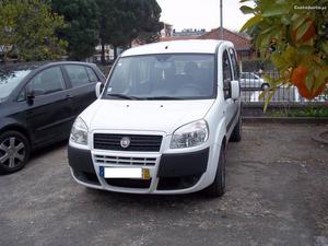 Fiat Doblo 5 lugares a diesel Fevereiro/10 - à venda -