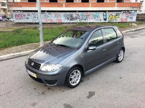 Fiat Punto 1.3 Multijet 5 lug Fevereiro/04 - à venda -