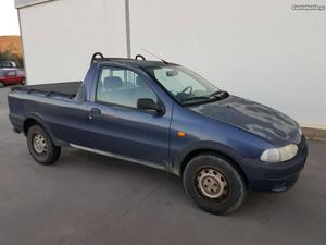 Fiat Strada 1.9 Ds (63cv) (2p) Junho/02 - à venda -