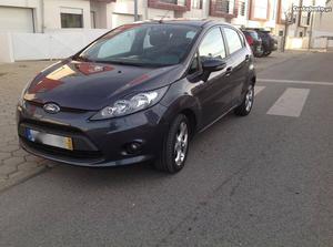 Ford Fiesta 1.25 Fevereiro/10 - à venda - Ligeiros