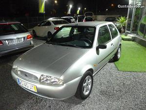 Ford Fiesta 1,8 td aceito troca Março/98 - à venda -