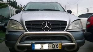 Mercedes-Benz ML 270 CDI Outubro/00 - à venda - Pick-up/