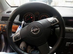 Opel Astra cv Janeiro/06 - à venda - Ligeiros