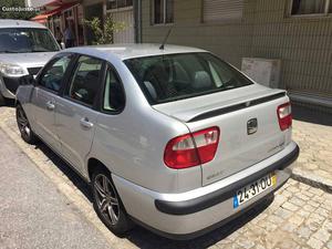 Seat Cordoba 1.4 Janeiro/00 - à venda - Ligeiros