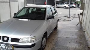 Seat Ibiza kms  riais Maio/00 - à venda - Ligeiros