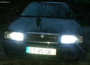 Skoda Octavia 1.9 tdi Outubro/00 - à venda - Ligeiros