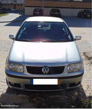 VW Polo confortline Abril/01 - à venda - Ligeiros